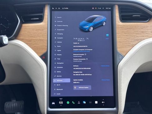 Used 2018 Tesla Model X 75D image 30