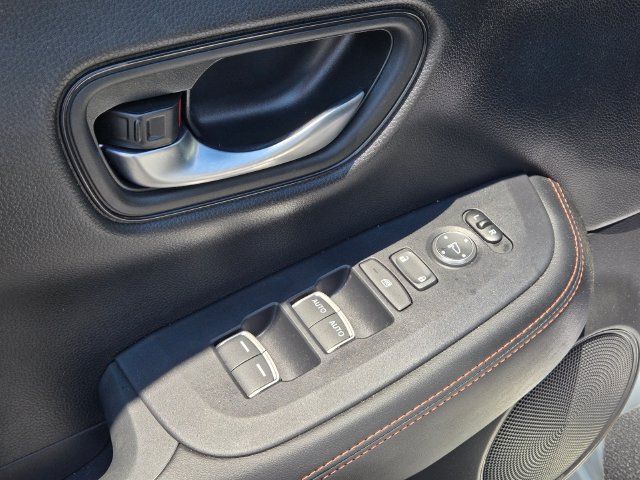 Used 2025 Honda HR-V Sport image 14