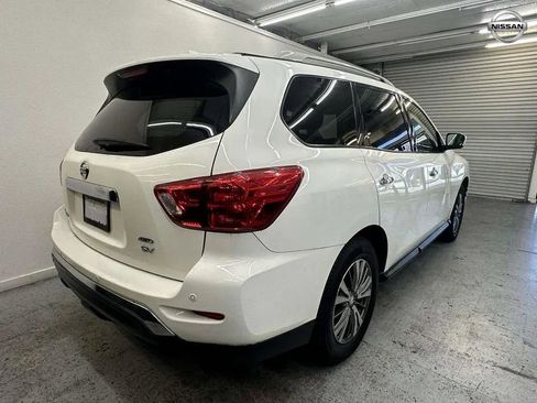 Used 2020 Nissan Pathfinder SV image 4