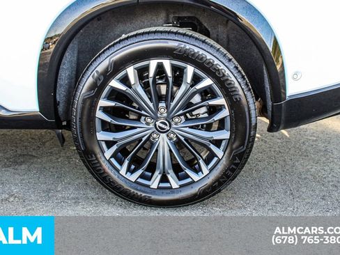 Used 2025 Nissan Rogue Platinum w/ Platinum Premium Package image 16