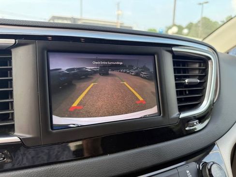 Used 2023 Chrysler Voyager LX FWD image 13
