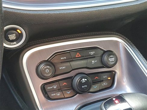 Used 2018 Dodge Challenger SXT w/ Blacktop Package image 27