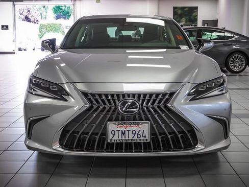 Certified 2025 Lexus ES 300h w/ Luxury Package FWD image 3