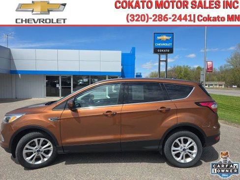 Used 2017 Ford Escape SE w/ SE Cold Weather Package AWD/4WD image 4