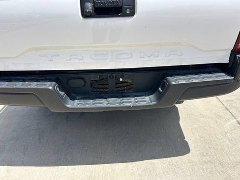 Used 2022 Toyota Tacoma SR RWD image 7
