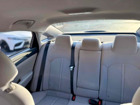 Used 2018 Hyundai Sonata SE FWD image 22