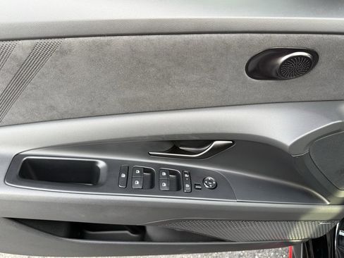 Certified 2025 Hyundai Elantra N image 30