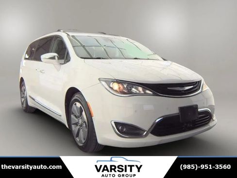 Used 2018 Chrysler Pacifica Limited w/ Advanced Safetytec Group FWD image 4