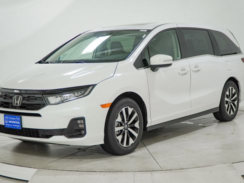 New 2026 Honda Odyssey EX-L image 3