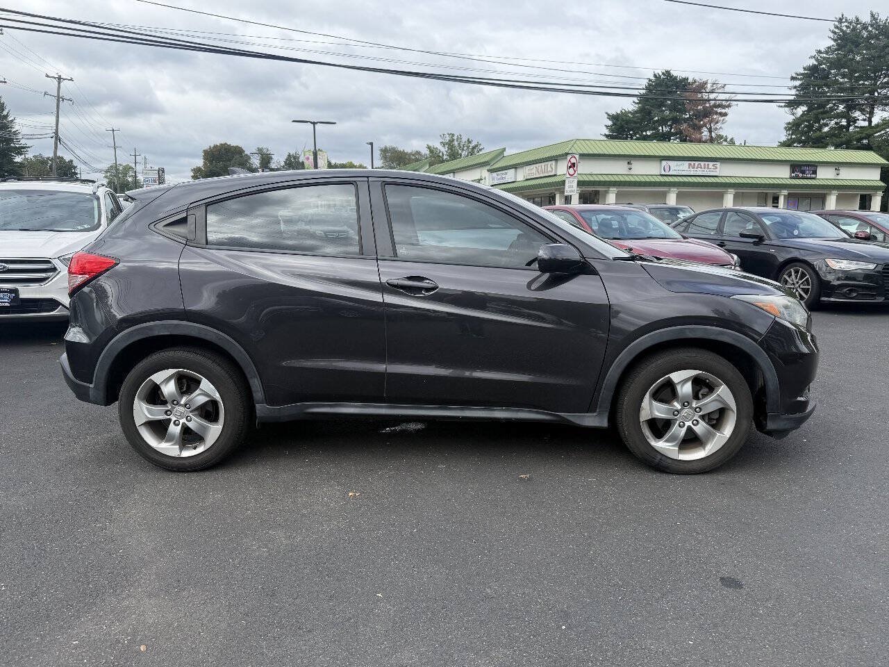 Used 2017 Honda HR-V LX image 12