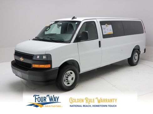 Used 2025 Chevrolet Express 3500 LS RWD image 8