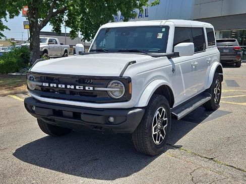 Certified 2025 Ford Bronco Outer Banks AWD/4WD image 2