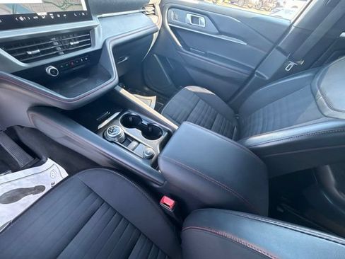 Used 2025 Ford Explorer ST-Line AWD/4WD image 18