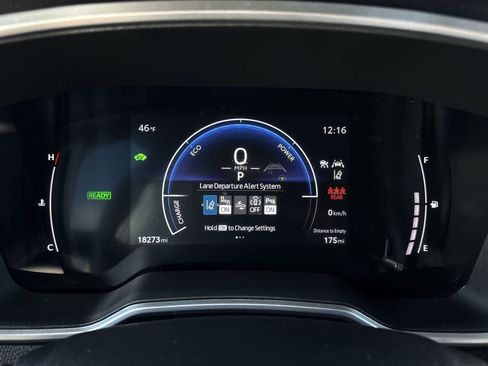 Used 2023 Toyota Corolla Cross XSE w/ Convenience Package image 17