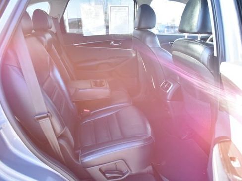 Used 2019 Kia Sorento EX FWD image 40