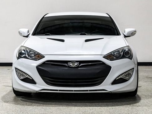 Used 2016 Hyundai Genesis Coupe 3.8 image 3