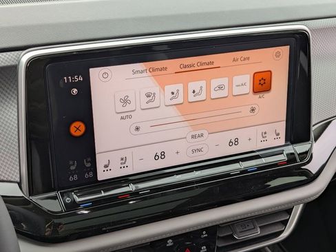 New 2026 Volkswagen Atlas Peak Edition image 19