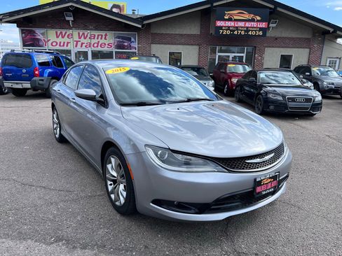 Used 2015 Chrysler 200 S image 2