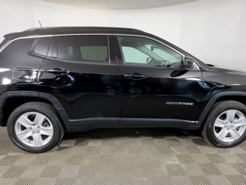 Used 2022 Jeep Compass Latitude AWD/4WD image 3
