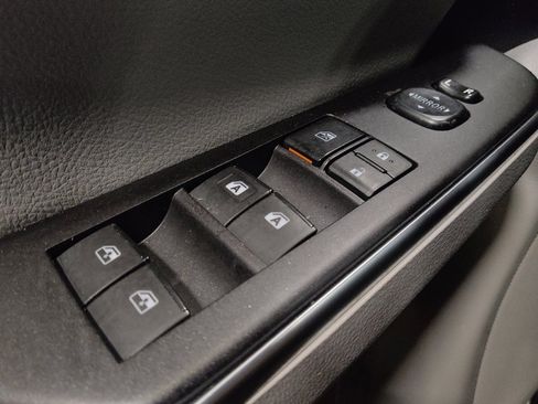 Used 2016 Toyota Camry SE image 27