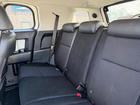 Used 2010 Toyota FJ Cruiser 4WD image 15