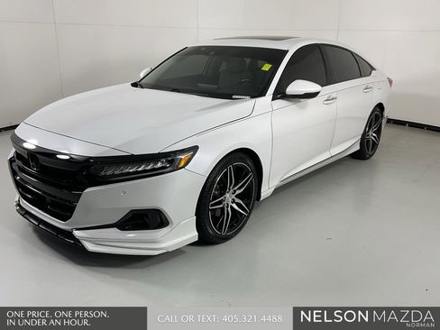 Used 2021 Honda Accord Touring image 4