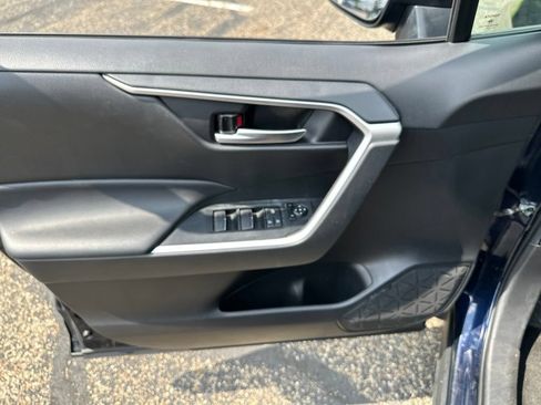 Used 2025 Toyota RAV4 XLE AWD/4WD image 35