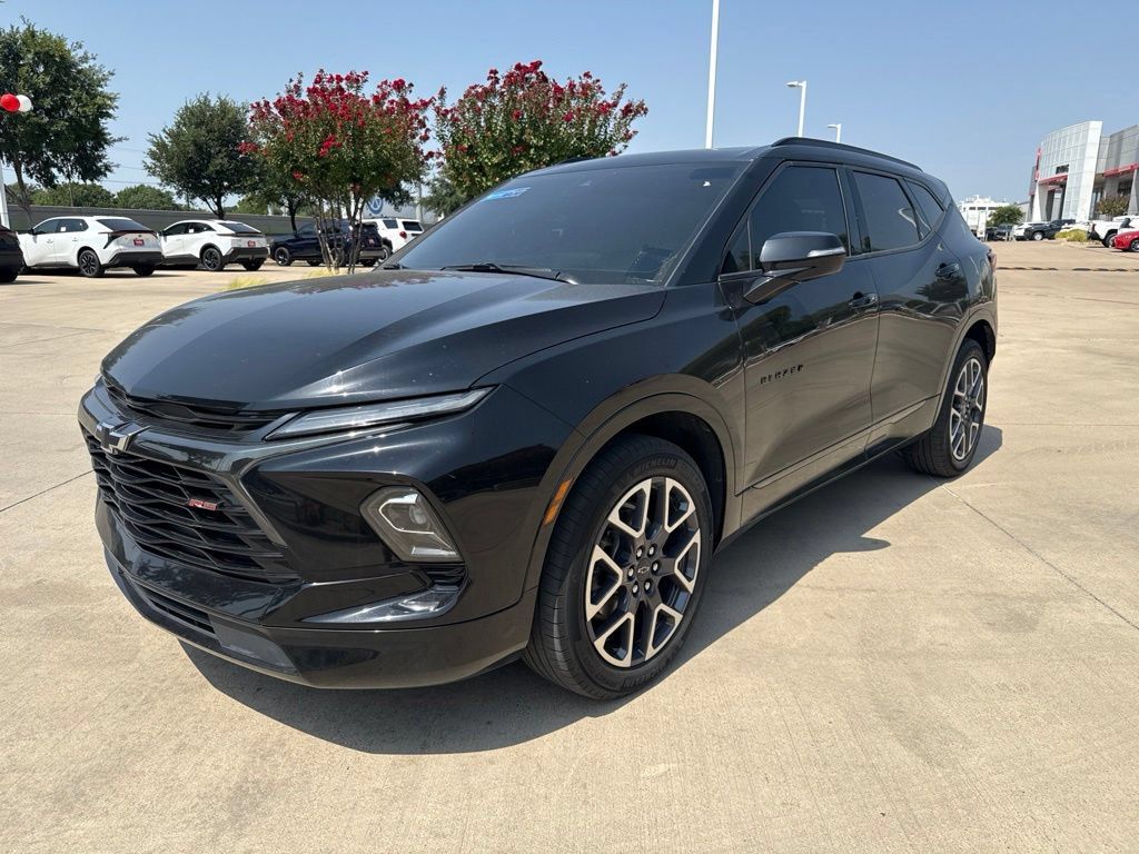 Used 2023 Chevrolet Blazer RS FWD image 1