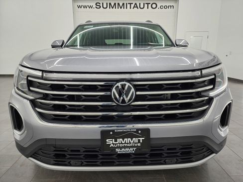 Used 2025 Volkswagen Atlas SE image 23
