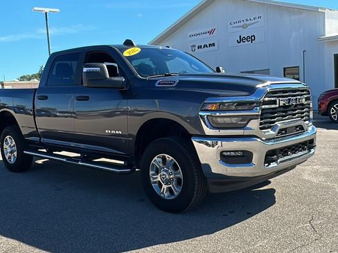 Used 2025 RAM 2500 Big Horn AWD/4WD image 1