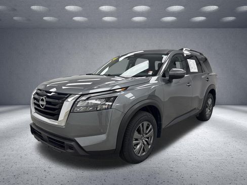 Used 2024 Nissan Pathfinder SV FWD image 1