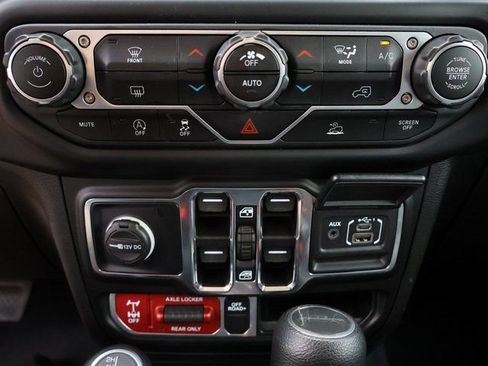 Used 2023 Jeep Gladiator Mojave w/ Trailer Tow Package AWD/4WD image 31