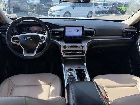 Used 2023 Ford Explorer XLT w/ Equipment Group 202A image 17