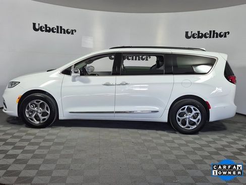 Used 2022 Chrysler Pacifica Limited image 4