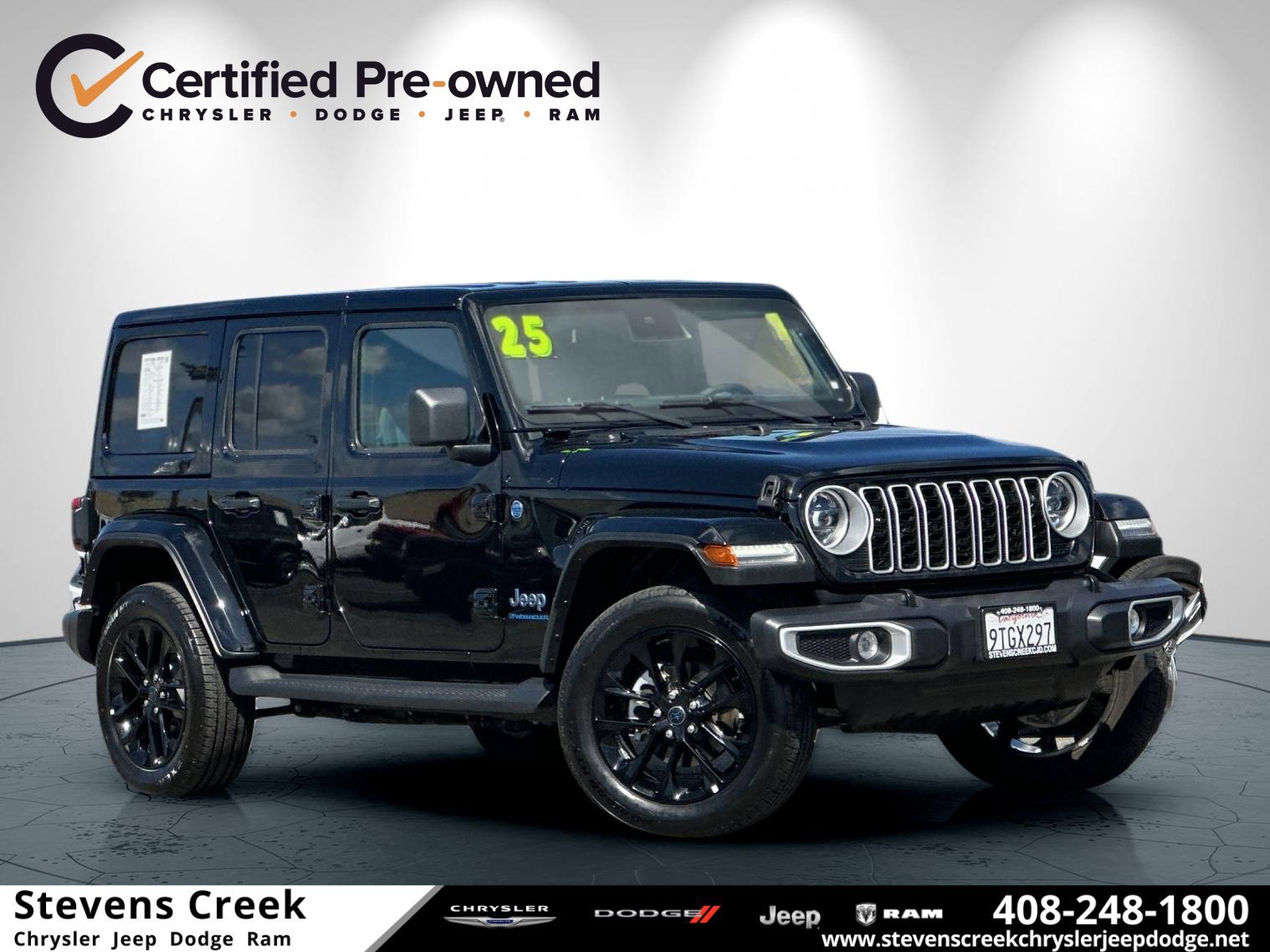 Used 2025 Jeep Wrangler Unlimited Sahara AWD/4WD image 1