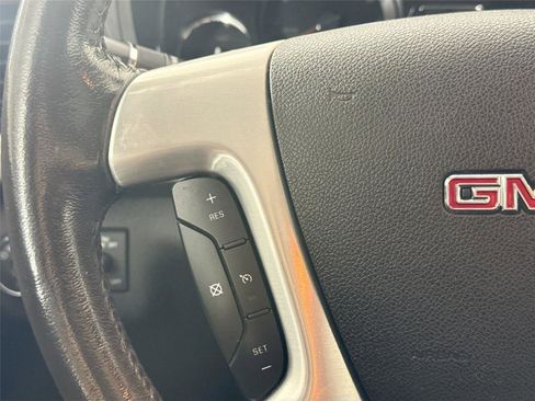 Used 2014 GMC Acadia SLT image 17
