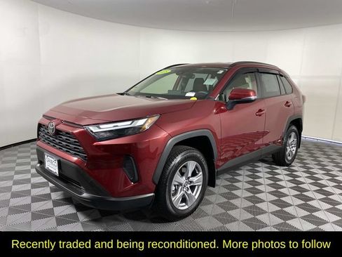 Used 2025 Toyota RAV4 LE AWD/4WD image 4