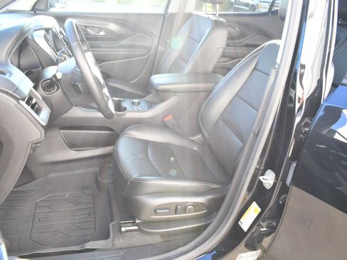 Used 2024 GMC Terrain SLT image 20