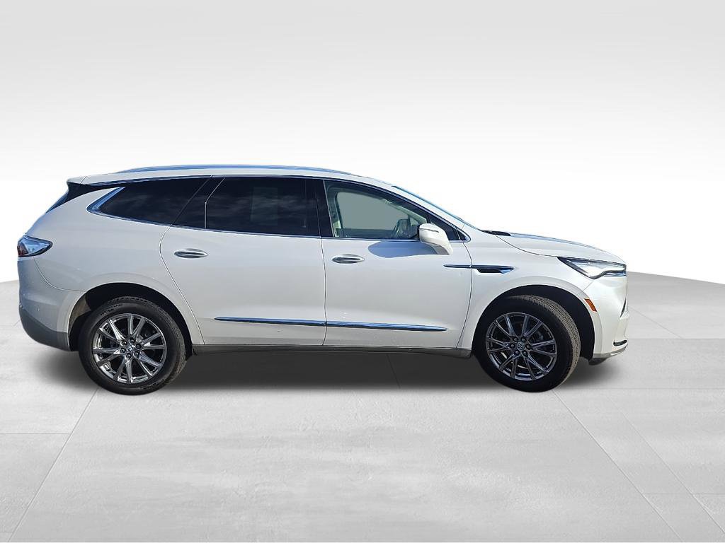 Certified 2024 Buick Enclave Essence w/ Experience Buick Package FWD image 6
