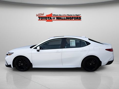 Used 2026 Toyota Camry SE w/ Convenience Package AWD/4WD image 2