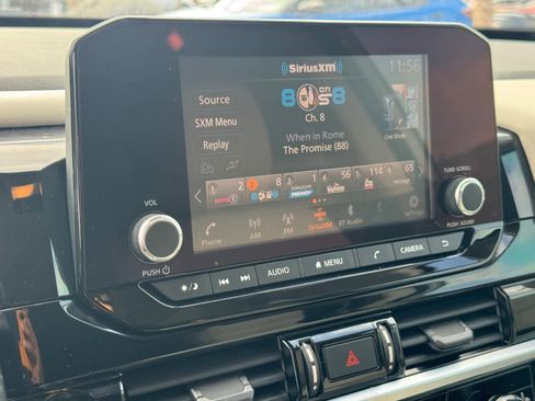 Certified 2022 Nissan Pathfinder SV image 27