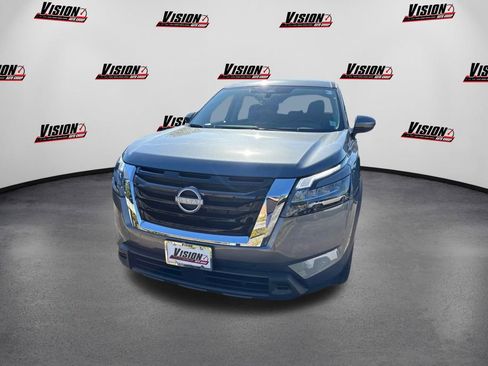 New 2025 Nissan Pathfinder SV image 2
