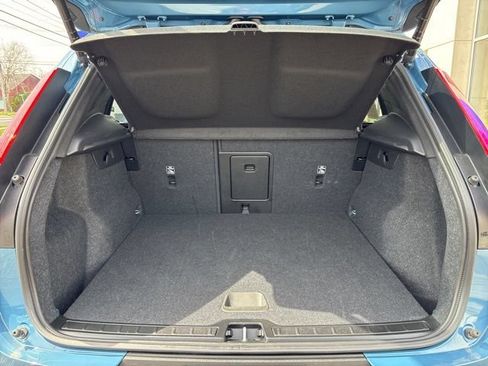 Used 2025 Volvo XC40 B5 Core AWD/4WD image 12