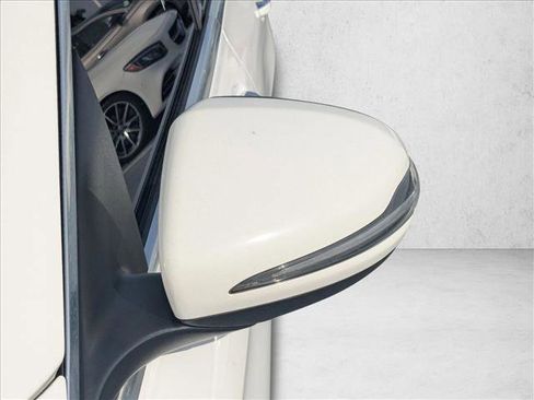 Used 2018 Mercedes-Benz C 300 4MATIC Sedan image 10