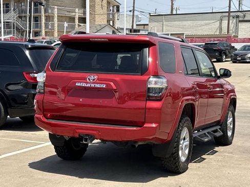 Used 2022 Toyota 4Runner SR5 Premium w/ Moonroof Package AWD/4WD image 4