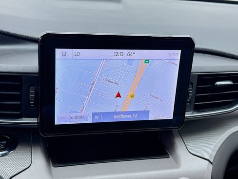 Used 2023 Ford Explorer XLT w/ Equipment Group 202A image 9