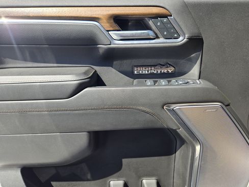 Used 2024 Chevrolet Silverado 1500 High Country w/ High Country Premium Package AWD/4WD image 24