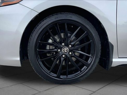 Certified 2022 Toyota Camry XSE FWD image 11