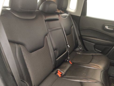 Used 2018 Jeep Compass Latitude w/ Popular Equipment Group AWD/4WD image 19