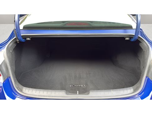 Used 2023 Hyundai Elantra SEL w/ Convenience Package FWD image 16
